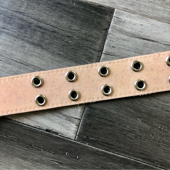 Vintage Y2K Mudd Pale Pink Glitter Vinyl Grommet Belt - Picture 3 of 6